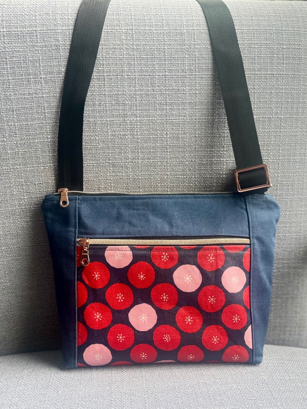 Waxed canvas crossbody bag: Japanese Anpan red and navy